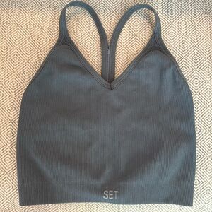 Set Active Los Angeles cropped Y back tank  - grey. V neck. Size xs/s.